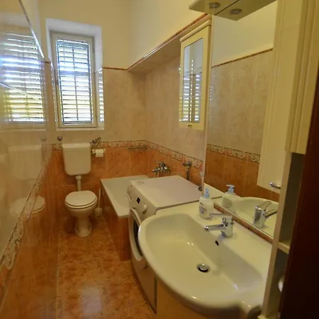 Old Town Yulia Apartment *
