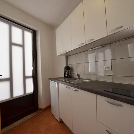 Old Town Yulia Apartment