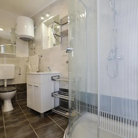 Old Town Yulia Apartment *